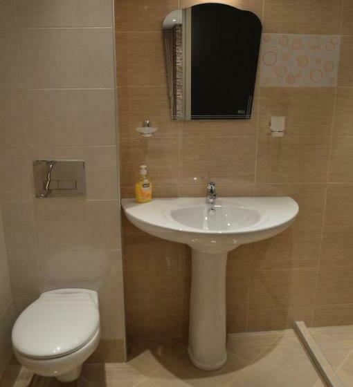 小型豪华套房, Bon Bon