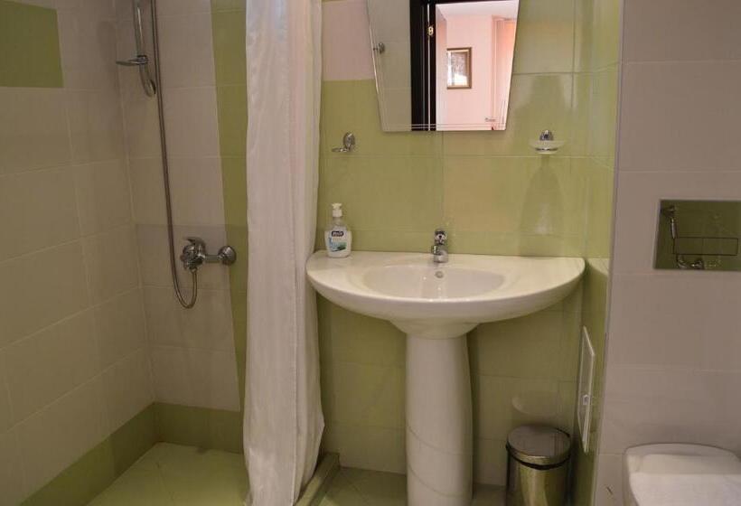 带阳台的标准单人间, Bon Bon