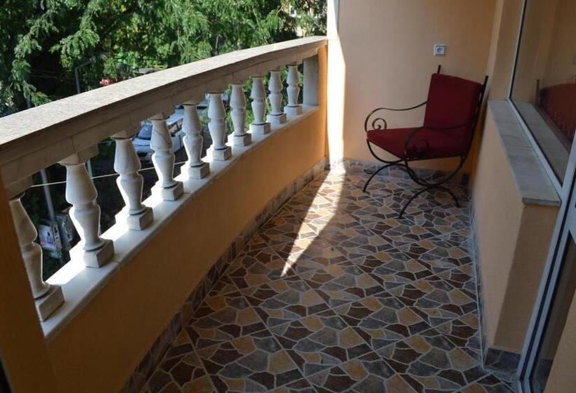 带阳台的豪华间, Bon Bon