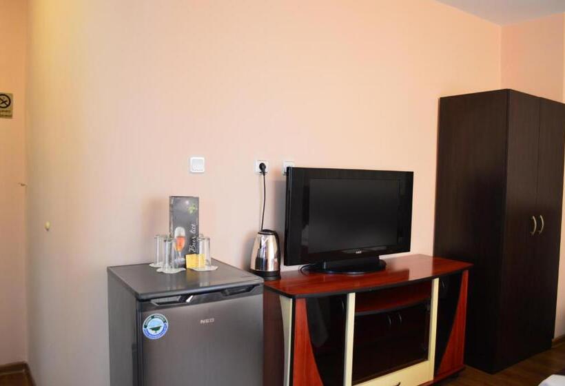 小型套房带阳台, Bon Bon