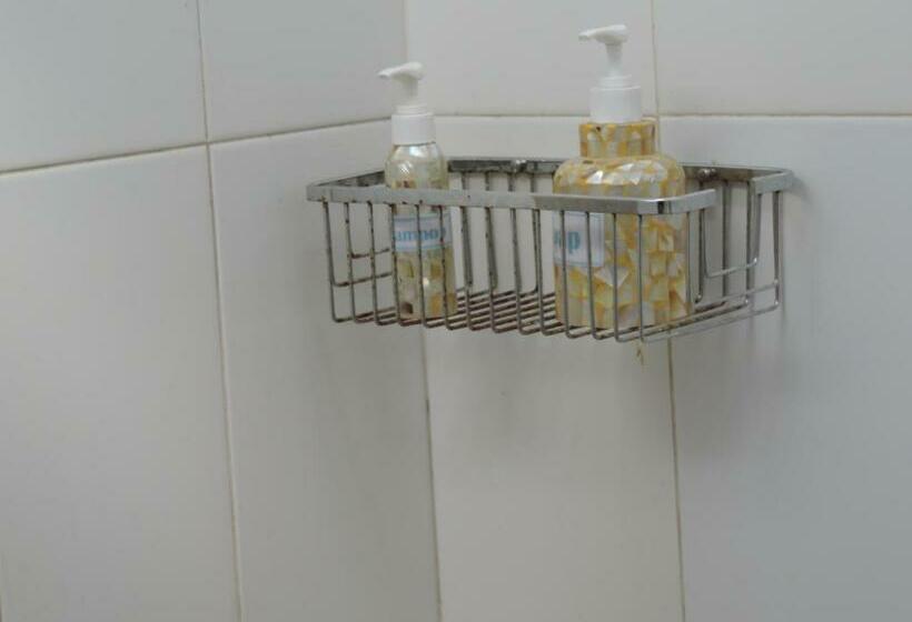 غرفة ديلوكس, Casus Dream