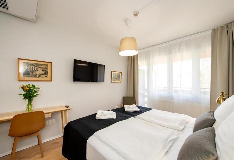 스탠다드 룸, Forrás Zalakaros