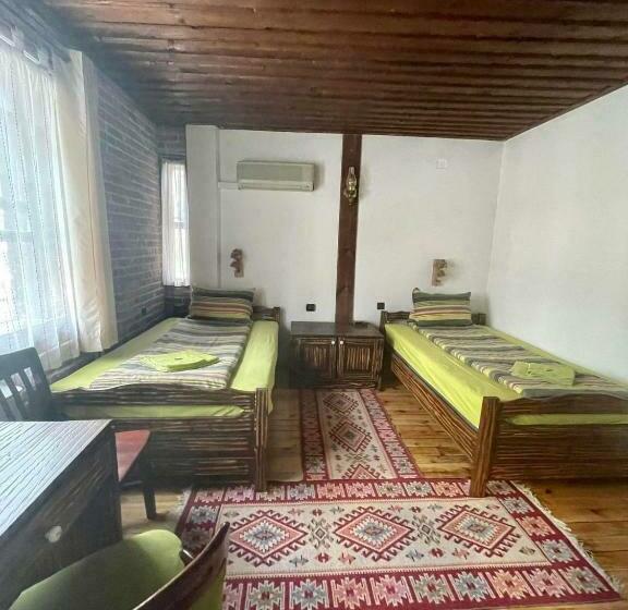 Номер Стандарт Трехместный, семеен хотел ресторант маламовата къща