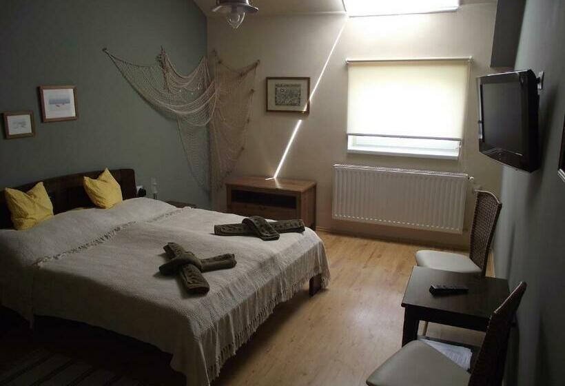 标准间, Oazis Panzió