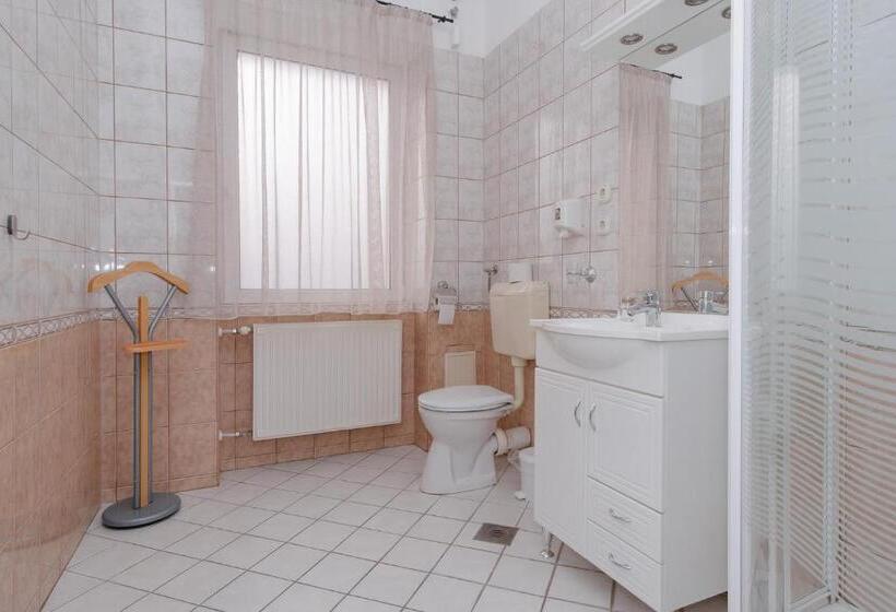 标准间, Oazis Panzió