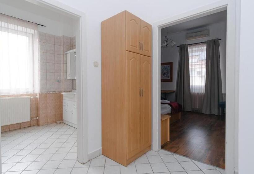 标准间, Oazis Panzió