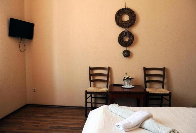 标准间, Oazis Panzió