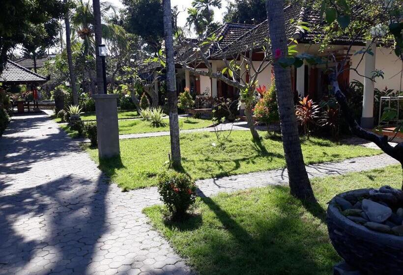 חדר סטנדרט לשלושה, Puri Bali