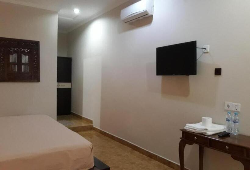 חדר סטנדרט לשלושה, Puri Bali