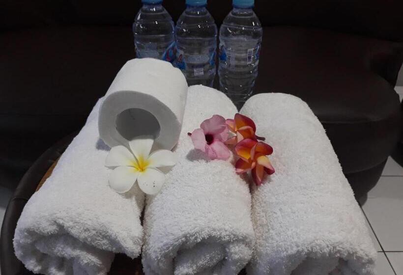 חדר סטנדרט לשלושה, Puri Bali