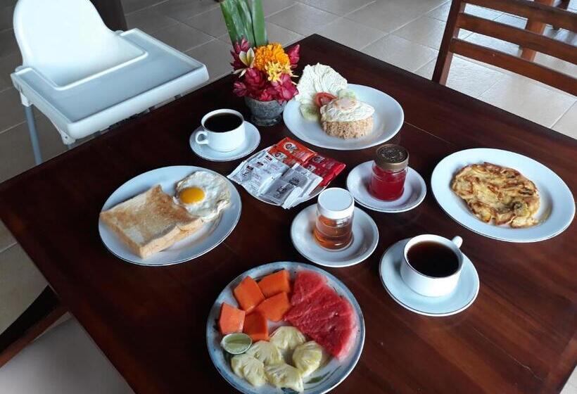 חדר סטנדרט לשלושה, Puri Bali