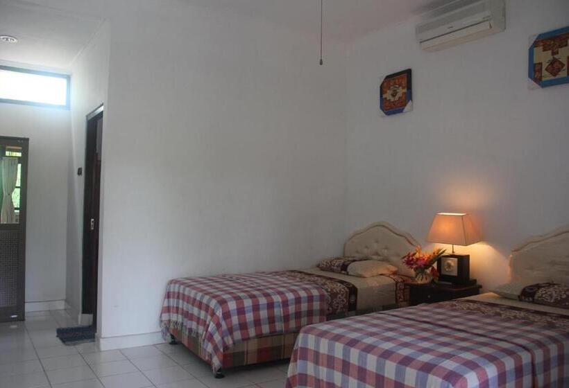 חדר משפחתי, Puri Bali