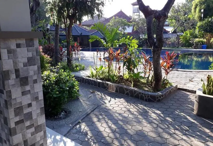 اتاق لوکس سه تخته, Puri Bali