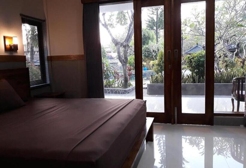 חדר דלוקס לשלושה, Puri Bali