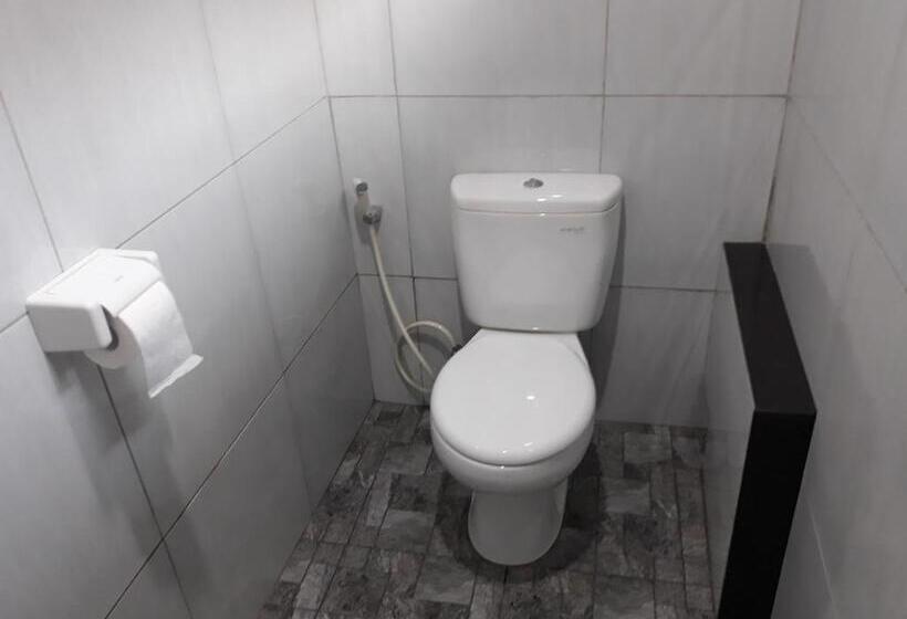 חדר דלוקס לשלושה, Puri Bali