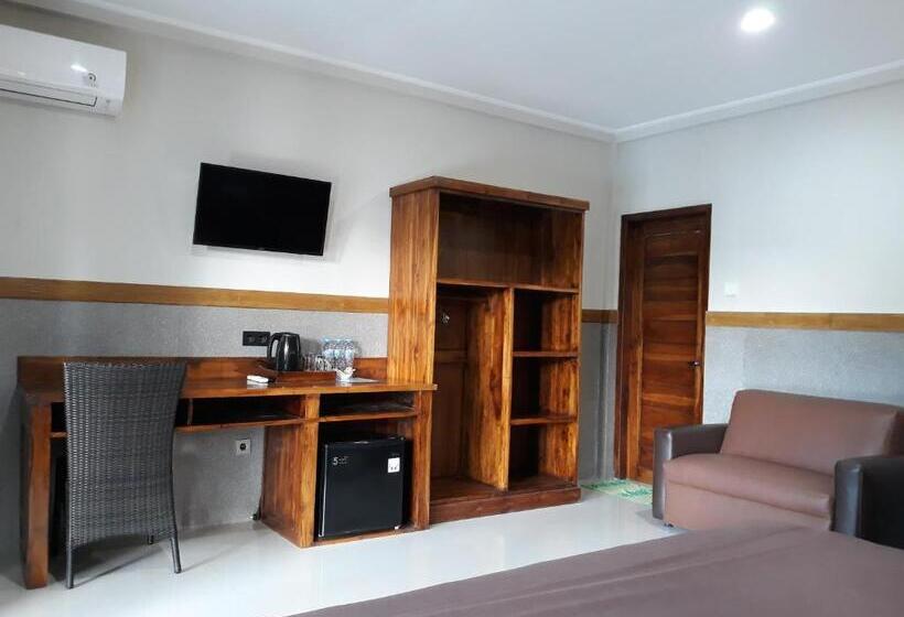 חדר דלוקס לשלושה, Puri Bali