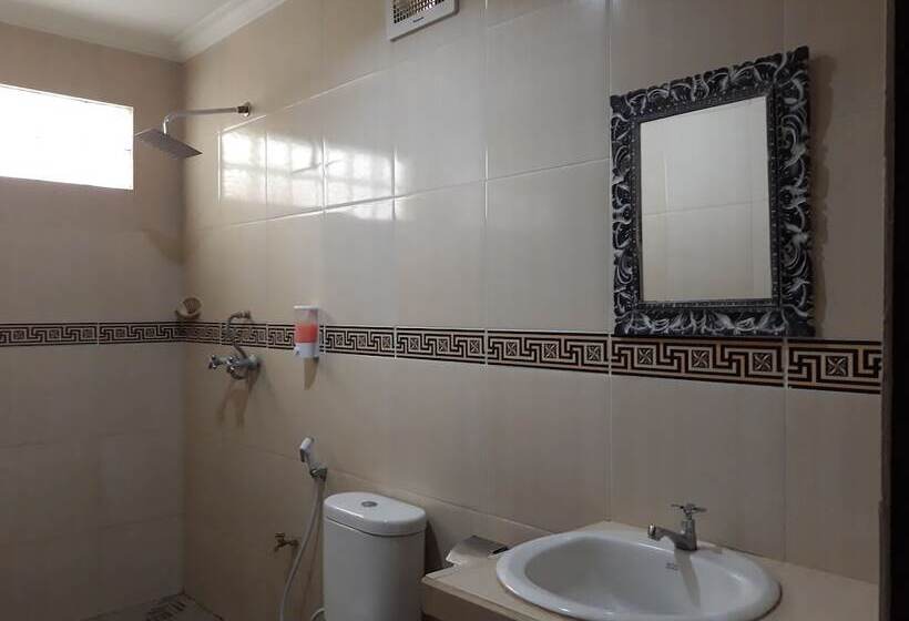 חדר סטנדרט לשלושה, Puri Bali