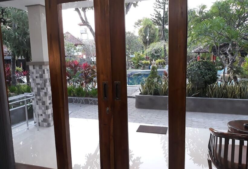 חדר דלוקס לשלושה, Puri Bali