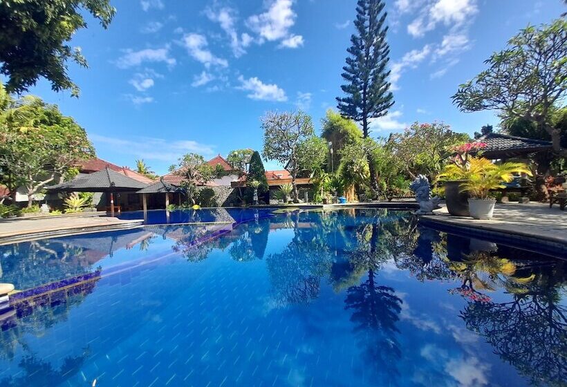 חדר דלוקס לשלושה, Puri Bali