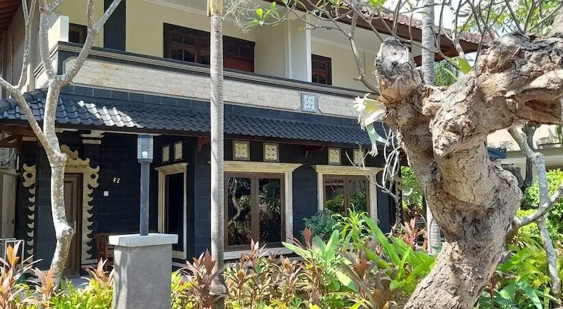 اتاق خانوادگی تودرتو, Puri Bali
