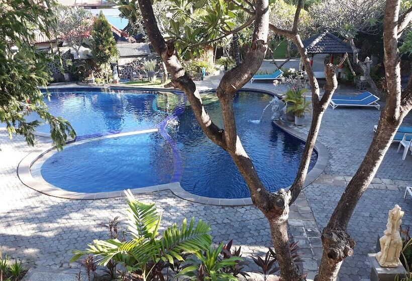 חדר דלוקס לשלושה, Puri Bali