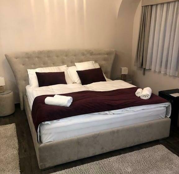 디럭스 자쿠지룸, Régi Posta étterem és Fogadó