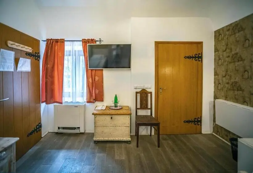 Standard-invahuone, Régi Posta étterem és Fogadó