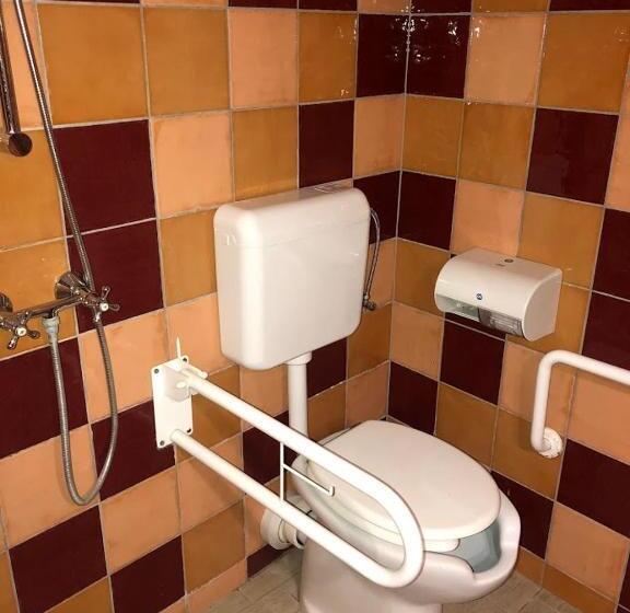 장애인을 위한 스탠다드 룸, Régi Posta étterem és Fogadó