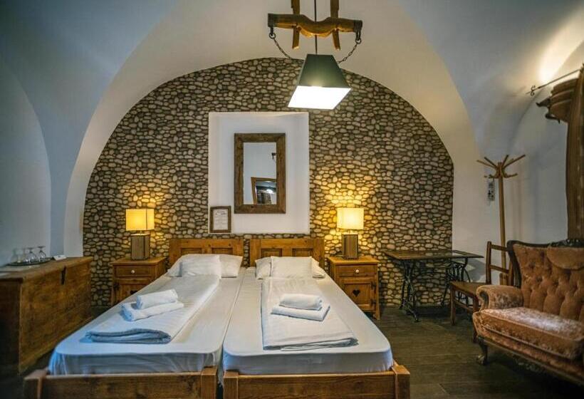 스탠다드 룸, Régi Posta étterem és Fogadó