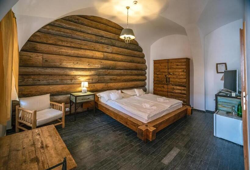 수피리어 룸, Régi Posta étterem és Fogadó