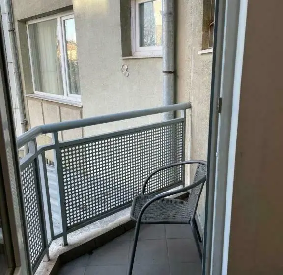 Standard Szoba, Rotasar