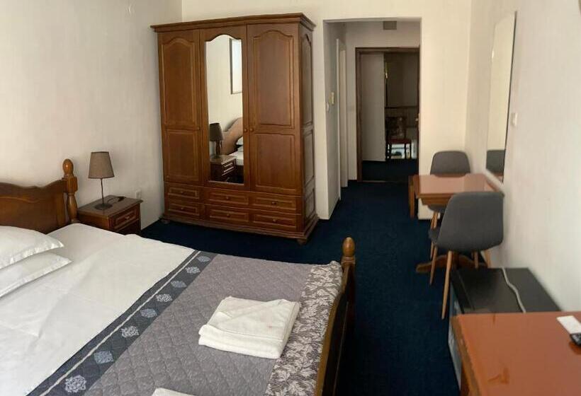 豪华房间, Rotasar