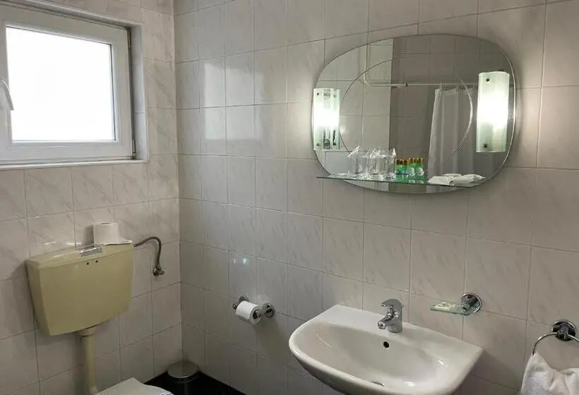 Junior Suite, Rotasar