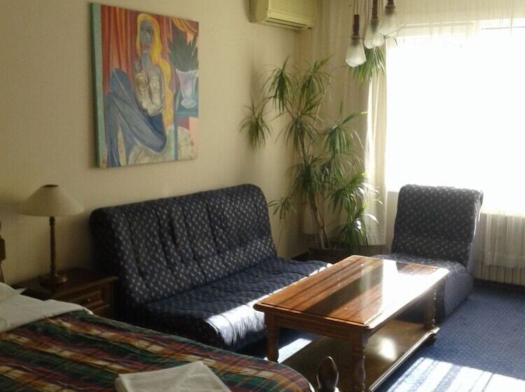 小型豪华套房, Rotasar