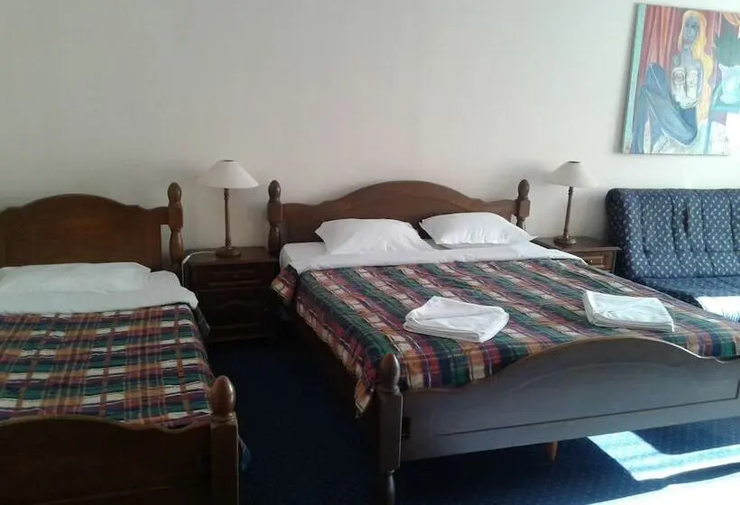 Deluxe Junior Suite, Rotasar