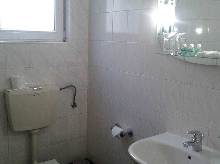 小型套房, Rotasar