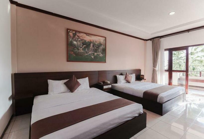 주니어 스위트, Surya Kencana Seaside