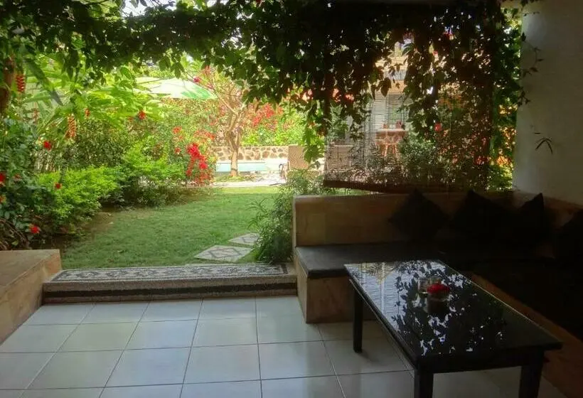 キングサイズベッドのデラックスルーム, Villa Lumbalumba