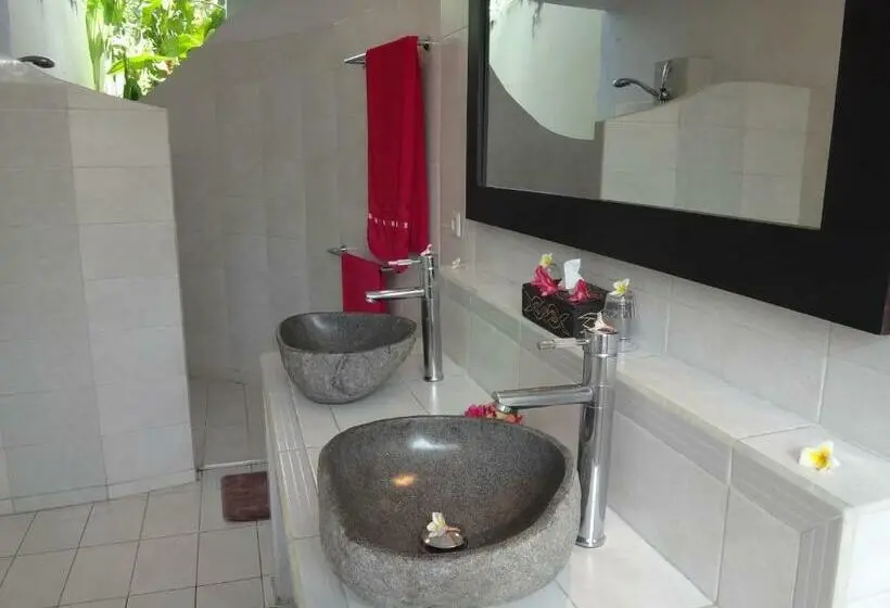 キングサイズベッドのデラックスルーム, Villa Lumbalumba