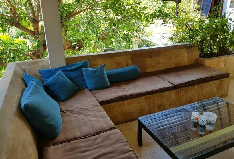 اتاق لوکس با تخت بزرگ, Villa Lumbalumba
