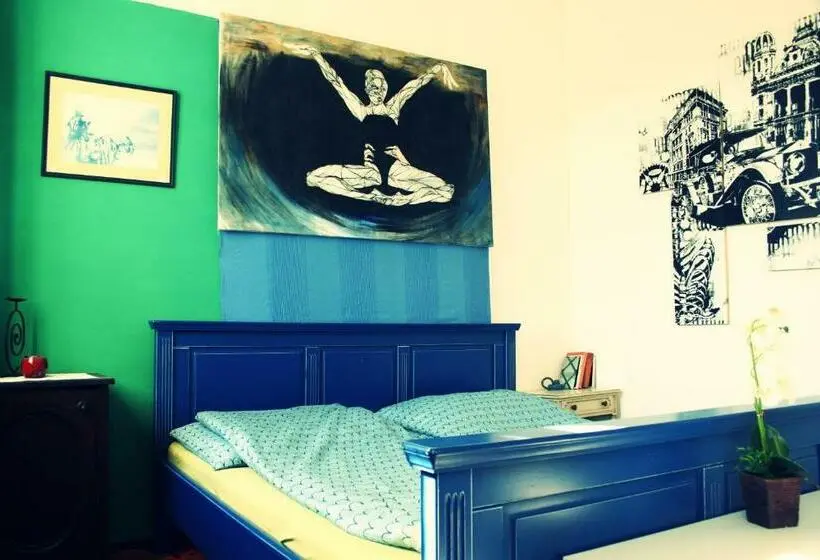 Perhehuone, Kaleidoszkóp Ház Hostel
