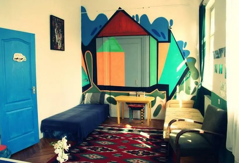 Perhehuone, Kaleidoszkóp Ház Hostel