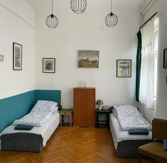 Perhehuone, Kaleidoszkóp Ház Hostel
