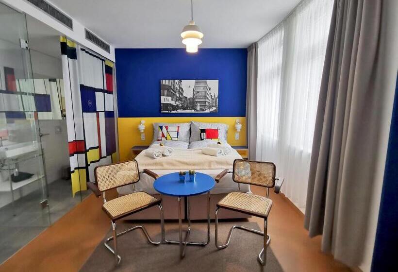 חדר סטנדרט, Avion   National Cultural Monument   Iconic Houses Org