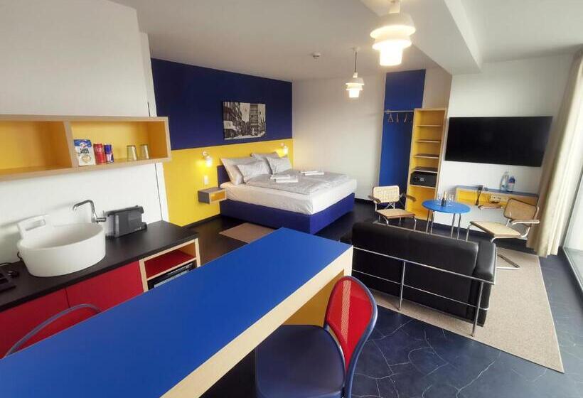 סוויטה עם טרסה, Avion   National Cultural Monument   Iconic Houses Org