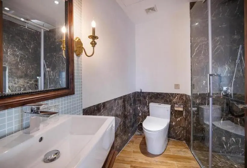 سوئیت با چشمانداز رودخانه, La Belle Vie Boutique