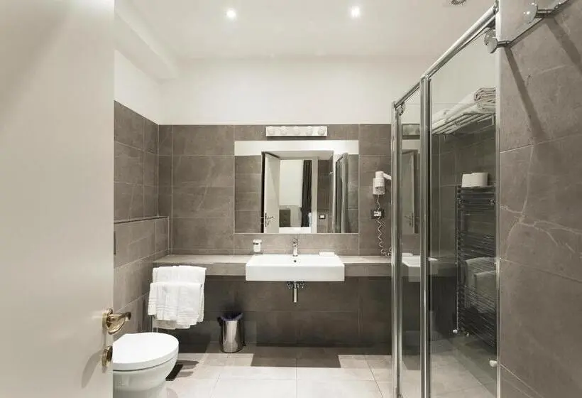 اتاق پریمیوم چهارنفره, Vaticano Luxury Guest House