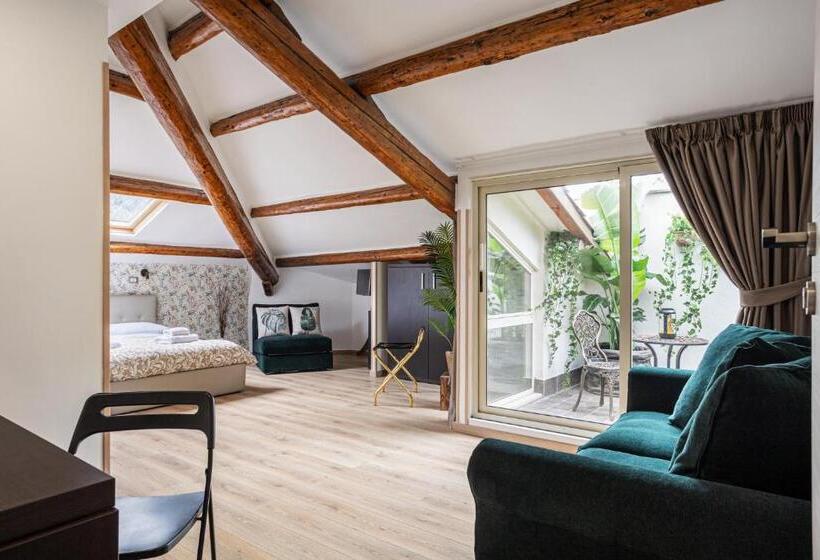 جناح جونيور, Vatican Vittoria Suites   Vatican Museums