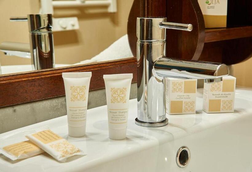 اتاق کلاسیک چهارنفره, Fabrizio S Rooms