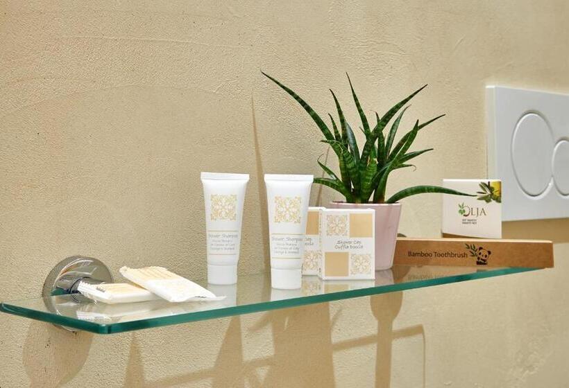 اتاق کلاسیک سه تخته, Fabrizio S Rooms